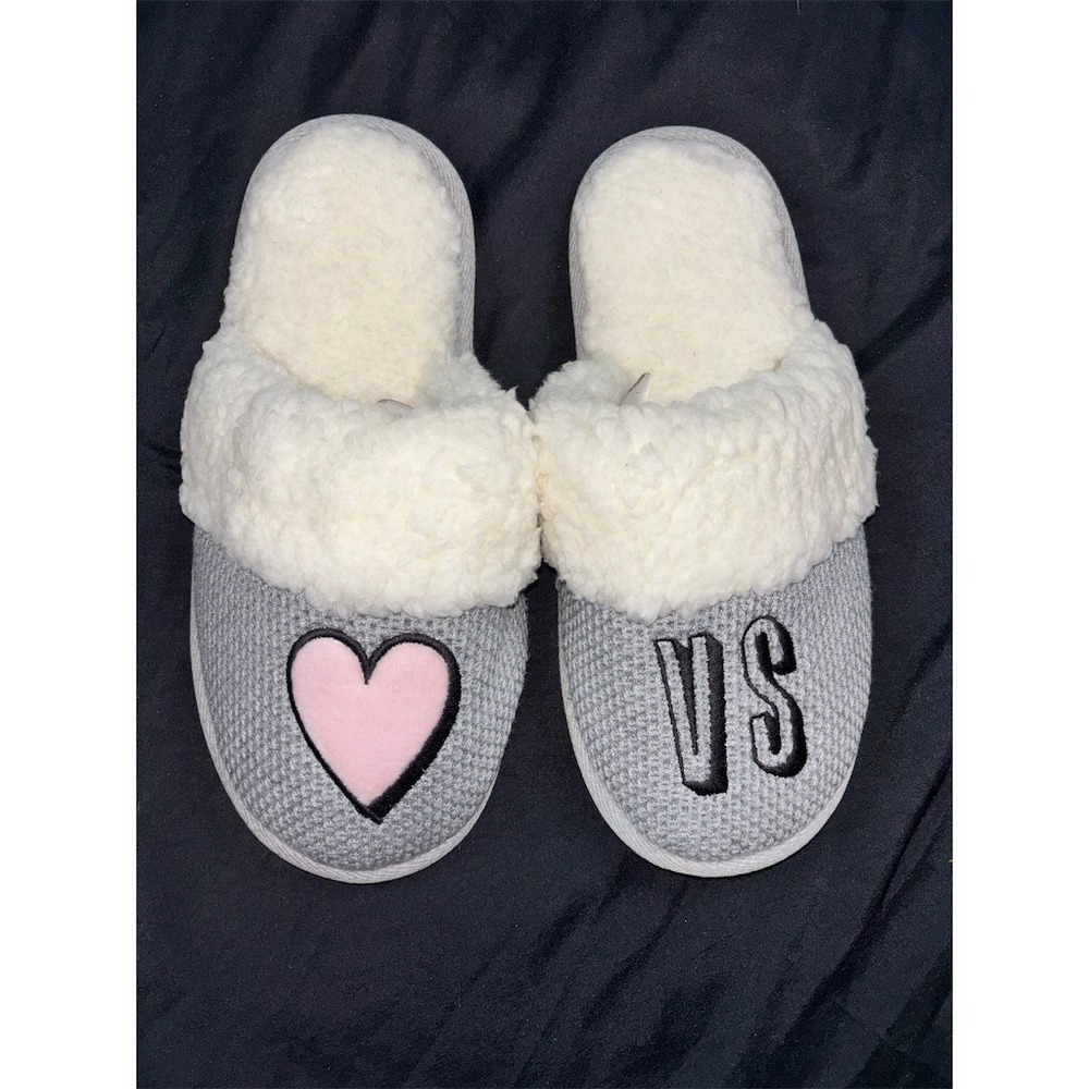Victoria's Secret Cozy Slippers Womens M Gray Pink Heart Sherpa Lined I love VS